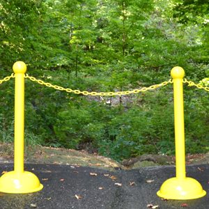 Rent Plastic Chain And Stanchions Nationwide From Ally Rental